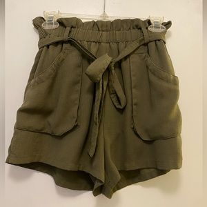 Olive dress shorts. Belt tie. Size S